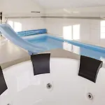 Hébergement de vacances 5 Star Holiday Home In Frorup