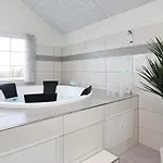 5 Star Holiday Home In Frorup Hébergement de vacances