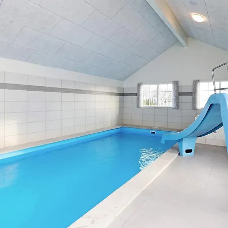 26 Person Holiday Home In Frorup בית נופש