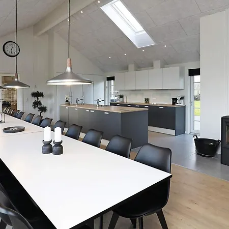 26 Person Holiday Home In Frorup בית נופש *
