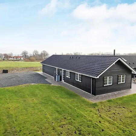 Σπίτι διακοπών 26 Person In